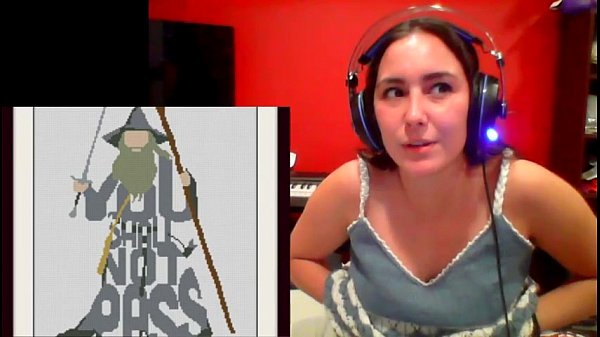 Streamer lets breasts show accidentally (bellajugando)