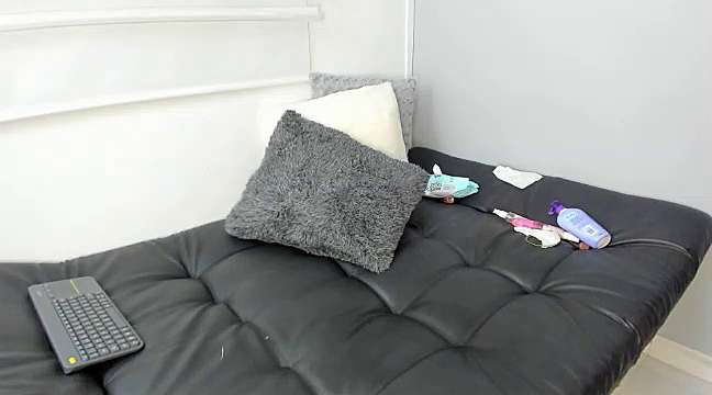 tom_sharit26 naked stripping on cam for live sex video chat