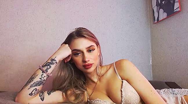 ValeriaValeria12 naked stripping on cam for live sex video chat