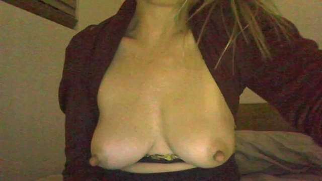 2lovelycoconuts naked stripping on cam for live sex video chat