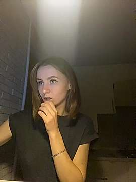 Alin4ikNi naked stripping on cam for live sex video chat