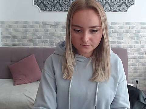 Bb-Karolina naked stripping on cam for live sex video chat