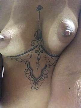 bellaloira_ naked stripping on cam for live sex video chat
