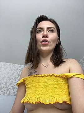 BettyPop naked stripping on cam for live sex video chat