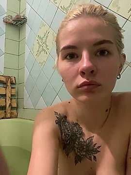 Blake_Hoty naked stripping on cam for live sex video chat