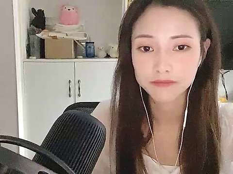 CandiceBy naked stripping on cam for live sex video chat