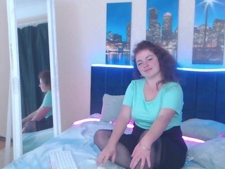 CarolineGrays nude on cam – live sex chat