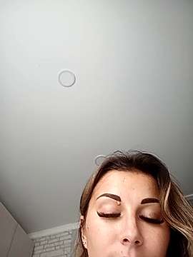 DeroniOh naked stripping on cam for live sex video chat