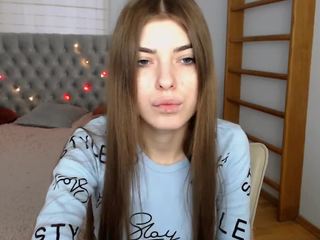 Diana-Lee nude on cam – live sex chat