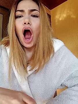 Ella_hoty naked stripping on cam for live sex video chat