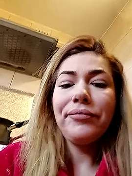 Ella_playful naked stripping on cam for live sex video chat