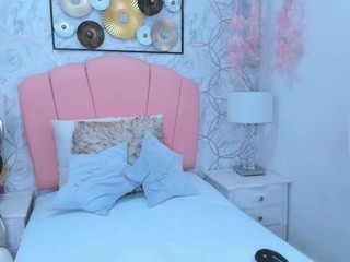 Emilyy-Scott nude on cam – live sex chat