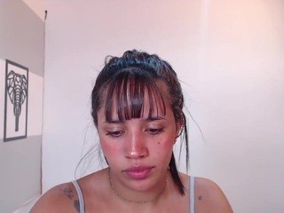 Hazel-18 nude on cam – live sex chat