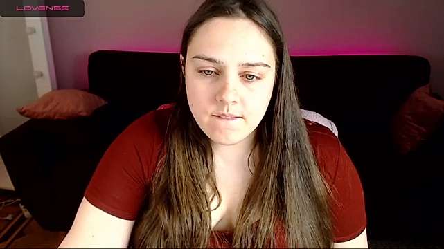 Helen_Poole naked stripping on cam for live sex video chat