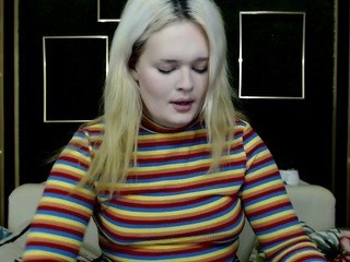 IvyKiss nude on cam – live sex chat