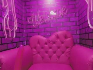 Kandy-hot nude on cam – live sex chat