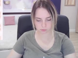 Kisannatoms nude on cam – live sex chat