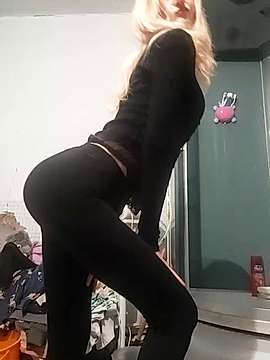 Lelya_beby naked stripping on cam for live sex video chat