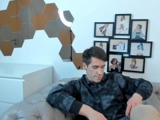 LeoBarloww nude on cam – live sex chat