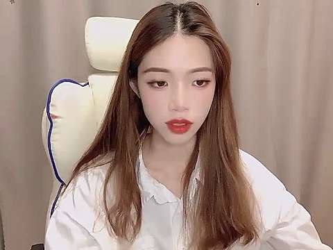 LEXIEBABY naked stripping on cam for live sex video chat