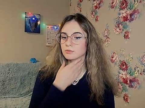 Mellon_Mayer naked stripping on cam for live sex video chat