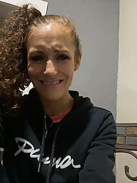 Petitemariee naked stripping on cam for live sex video chat