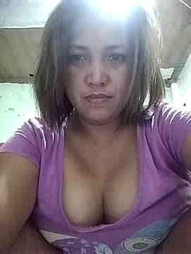 pinaymaniac69 naked stripping on cam for live sex video chat