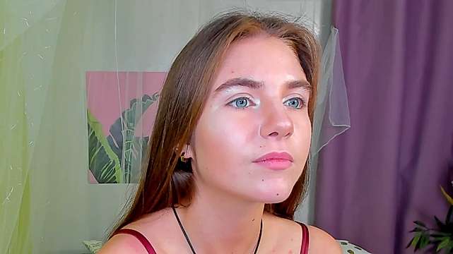 SaraVolpi naked stripping on cam for live sex video chat