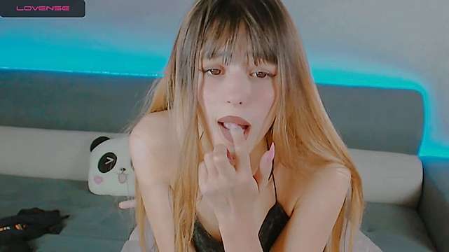 SashaHirokii naked stripping on cam for live sex video chat