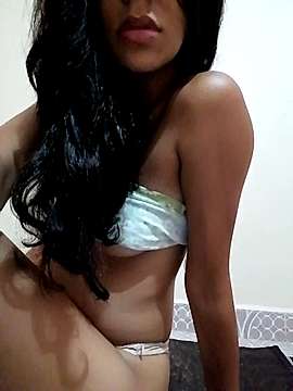 SummedAroma naked stripping on cam for live sex video chat
