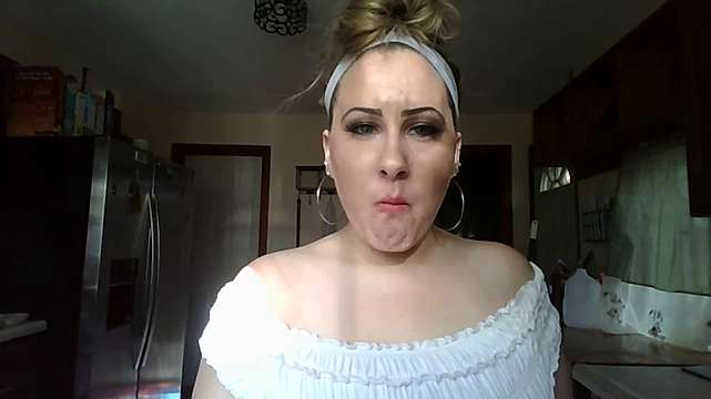 SunshineAbernathy naked stripping on cam for live sex video chat