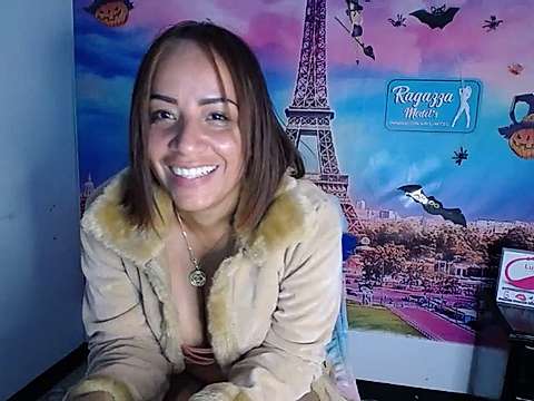 Suset_ naked stripping on cam for live sex video chat