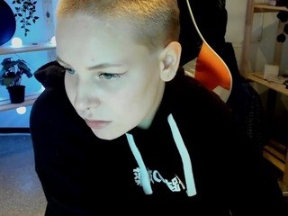 Synthy22 nude on cam – live sex chat
