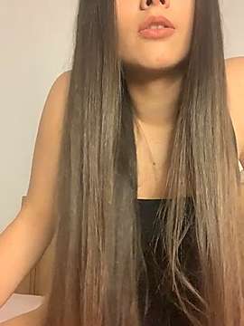 _Tamara naked stripping on cam for live sex video chat