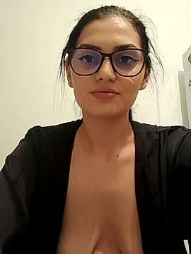 VictoriaBells naked stripping on cam for live sex video chat