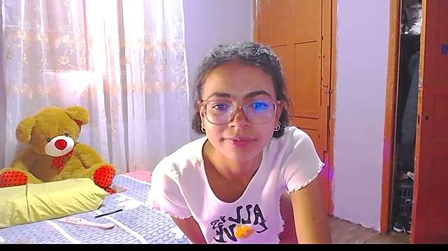violeta_skyy naked stripping on cam for live sex video chat