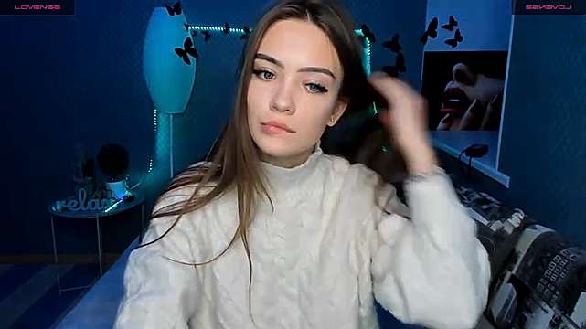 Wildd_Angel_ naked stripping on cam for live sex video chat
