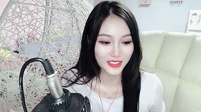 xiao-yuer naked stripping on cam for live sex video chat