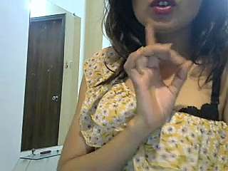 yoursexylayla naked stripping on cam for live sex video chat