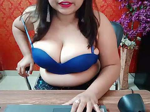 yoursnishaa naked stripping on cam for live sex video chat