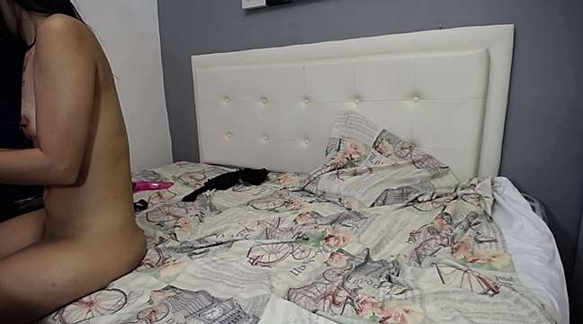 agataandariana naked stripping on cam for live sex video chat