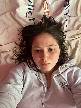 Alice_Kid naked stripping on cam for live sex video chat