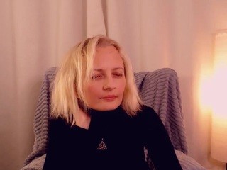 AlisiaHunter nude on cam – live sex chat