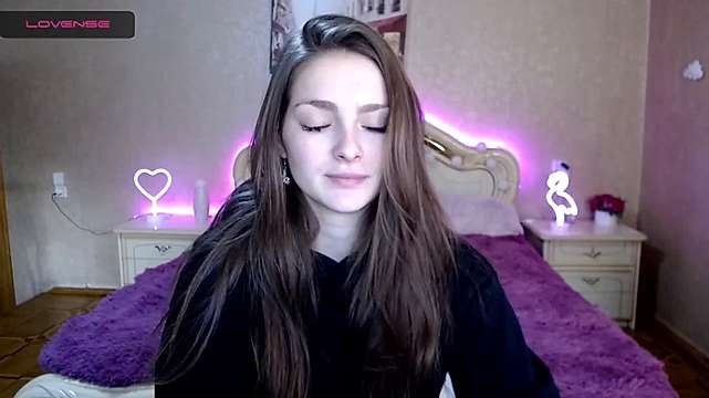 BonnieFoxx naked stripping on cam for live sex video chat
