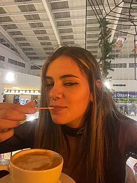 briggibluee naked stripping on cam for live sex video chat