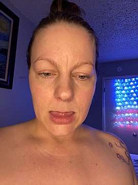 brooks_stone naked stripping on cam for live sex video chat