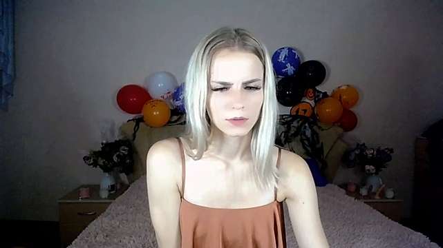 cherry_kerry naked stripping on cam for live sex video chat