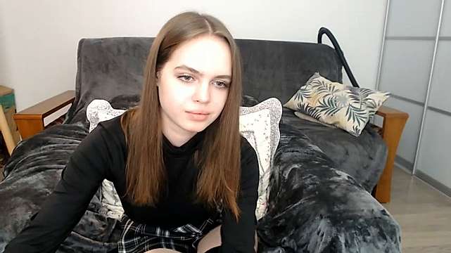 daisydew naked stripping on cam for live sex video chat