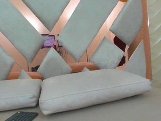 Demi-Marshall nude on cam – live sex chat