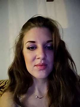 Di_Kristina naked stripping on cam for live sex video chat